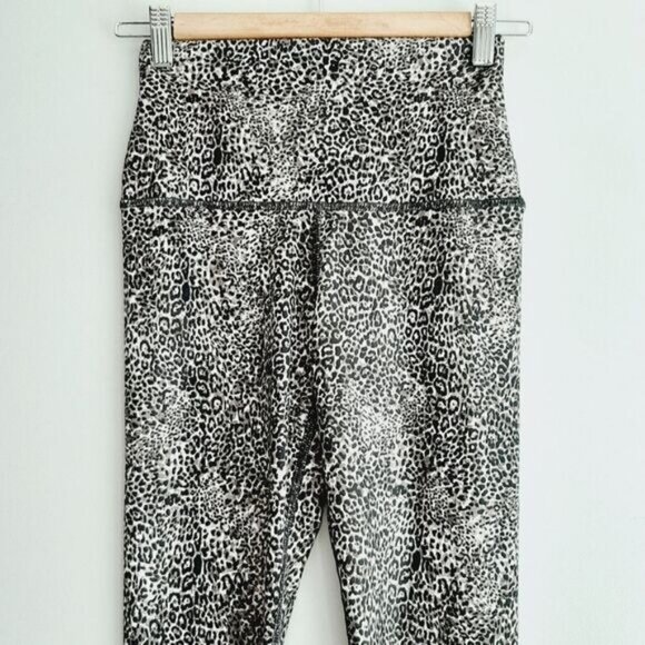 EVOLUTION & CREATION The Mia Legging High Waist Crop Leopard Print Sz XS - Picture 5 of 10